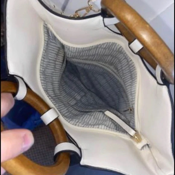 White patterned purse - Picture 3 of 4